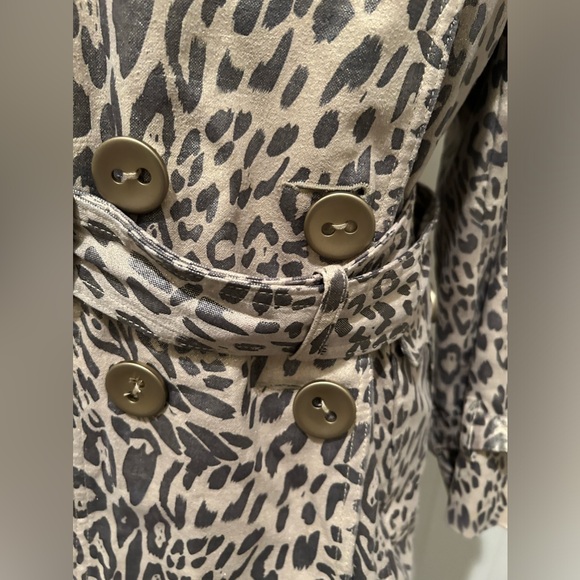 Lisa Int’l Animal Print Short Trench Coat/Jacket - Picture 8 of 10